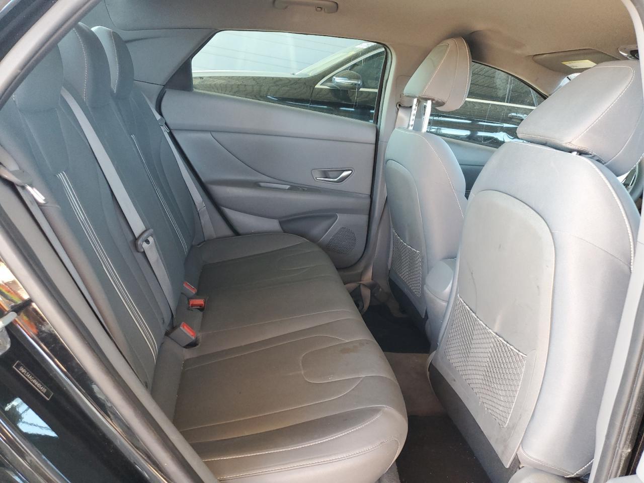 2022 Hyundai Elantra - zdjęcie 10