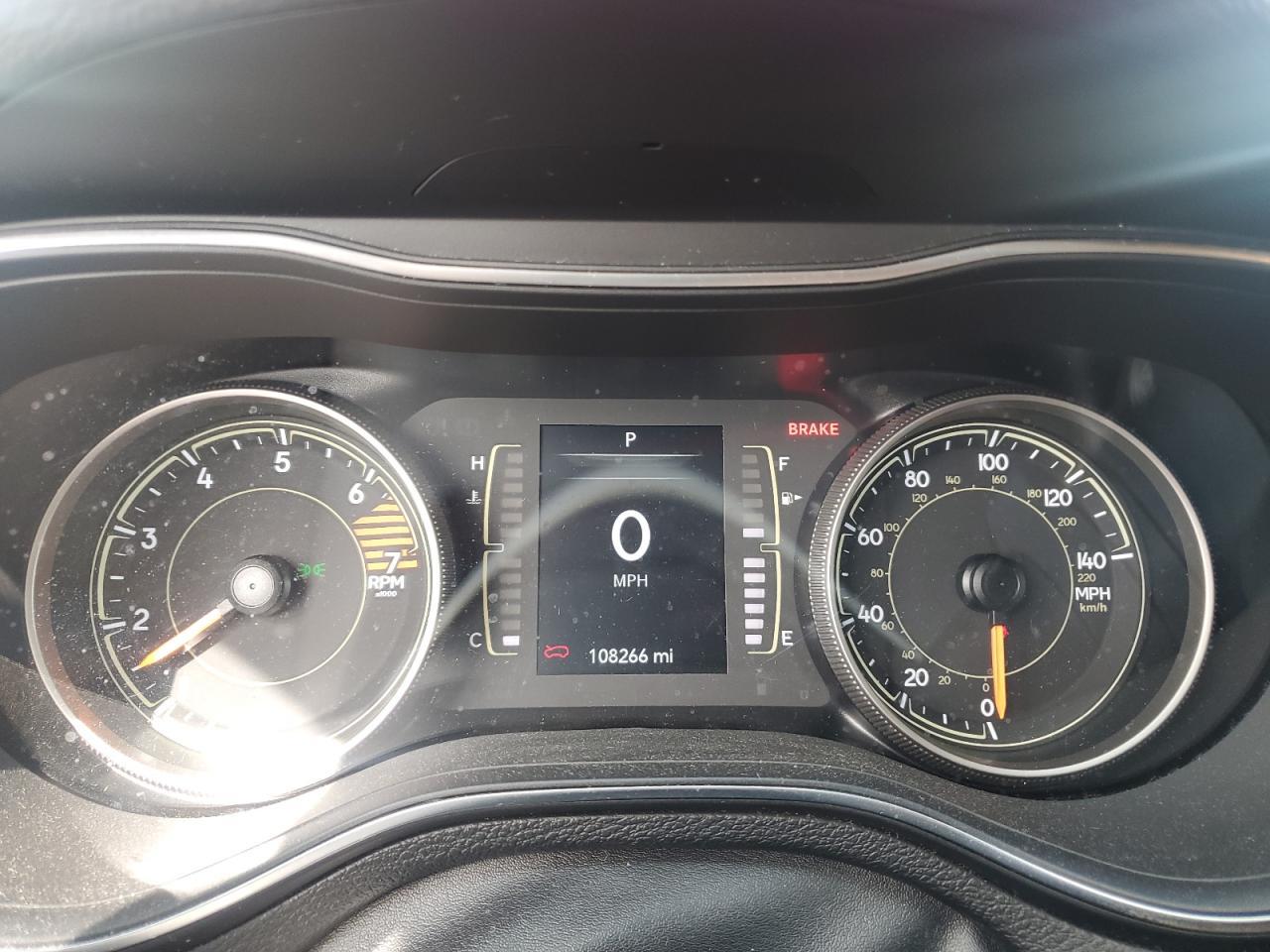 2020 Jeep Cherokee - zdjęcie 9