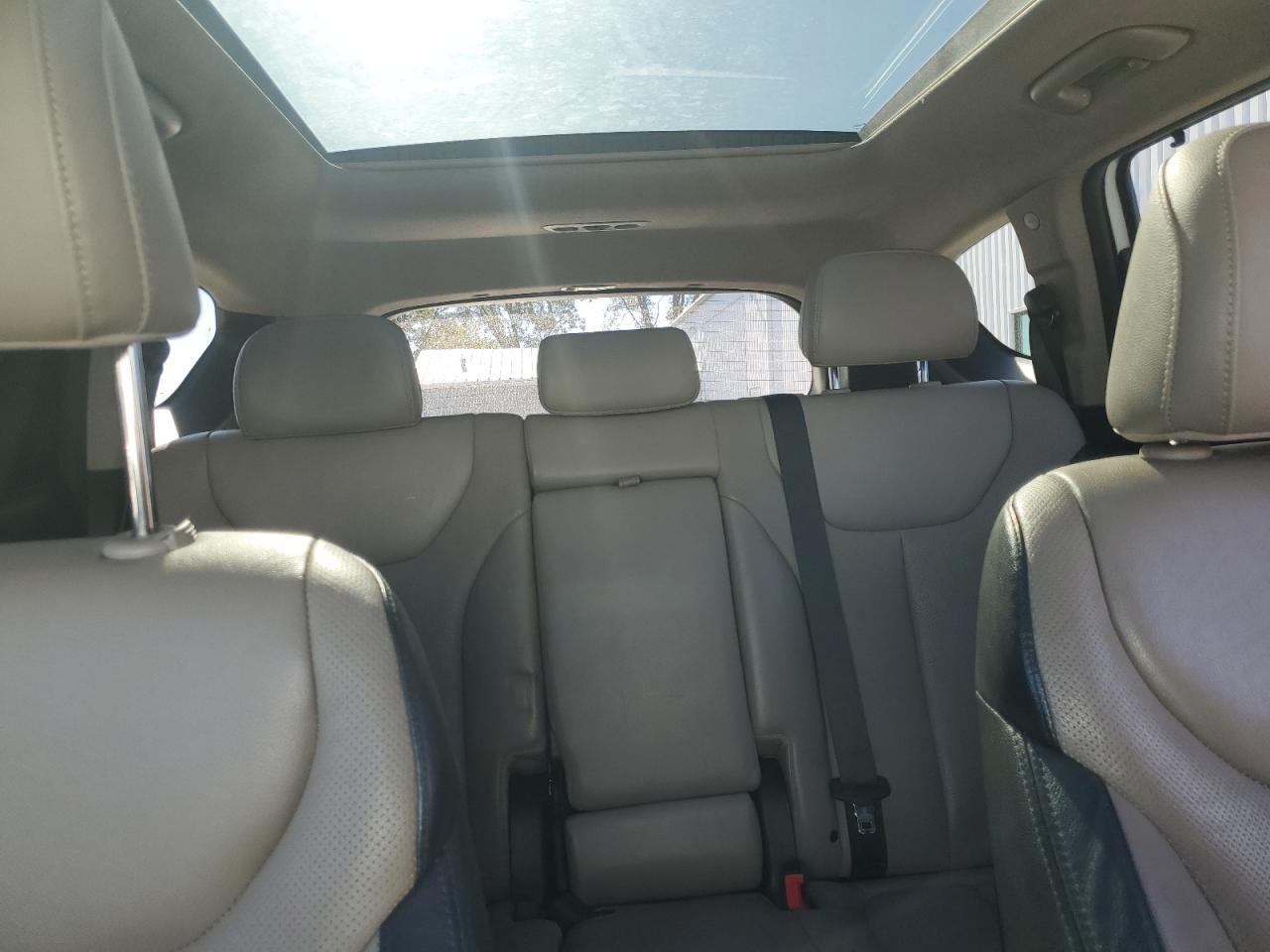2019 Hyundai Santa Fe - zdjęcie 10