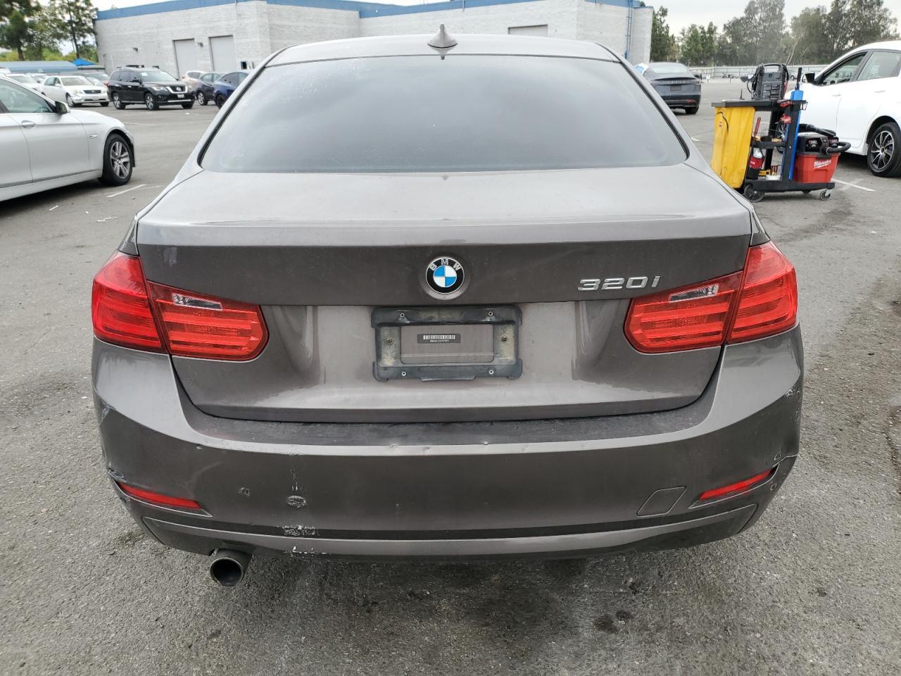 2014 BMW Seria 3 320i - zdjęcie 6
