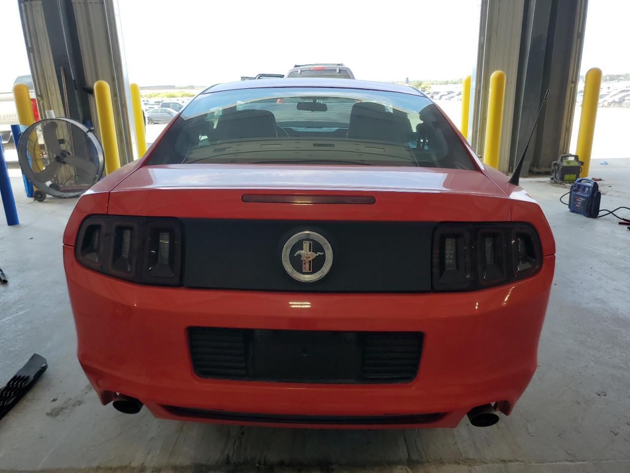 2013 Ford Mustang - zdjęcie 6