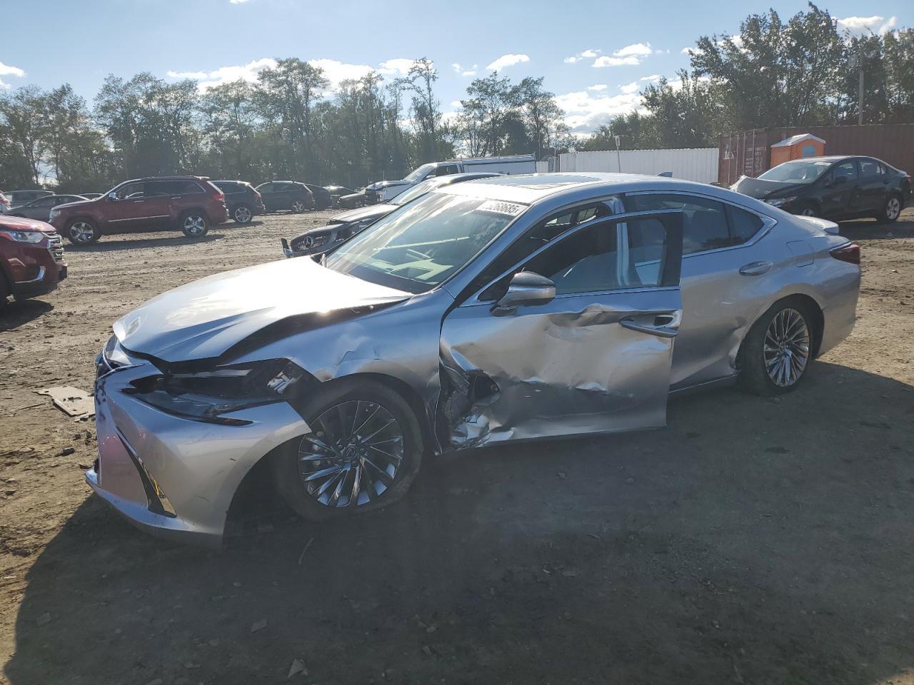 2025 Lexus ES - zdjęcie główne
