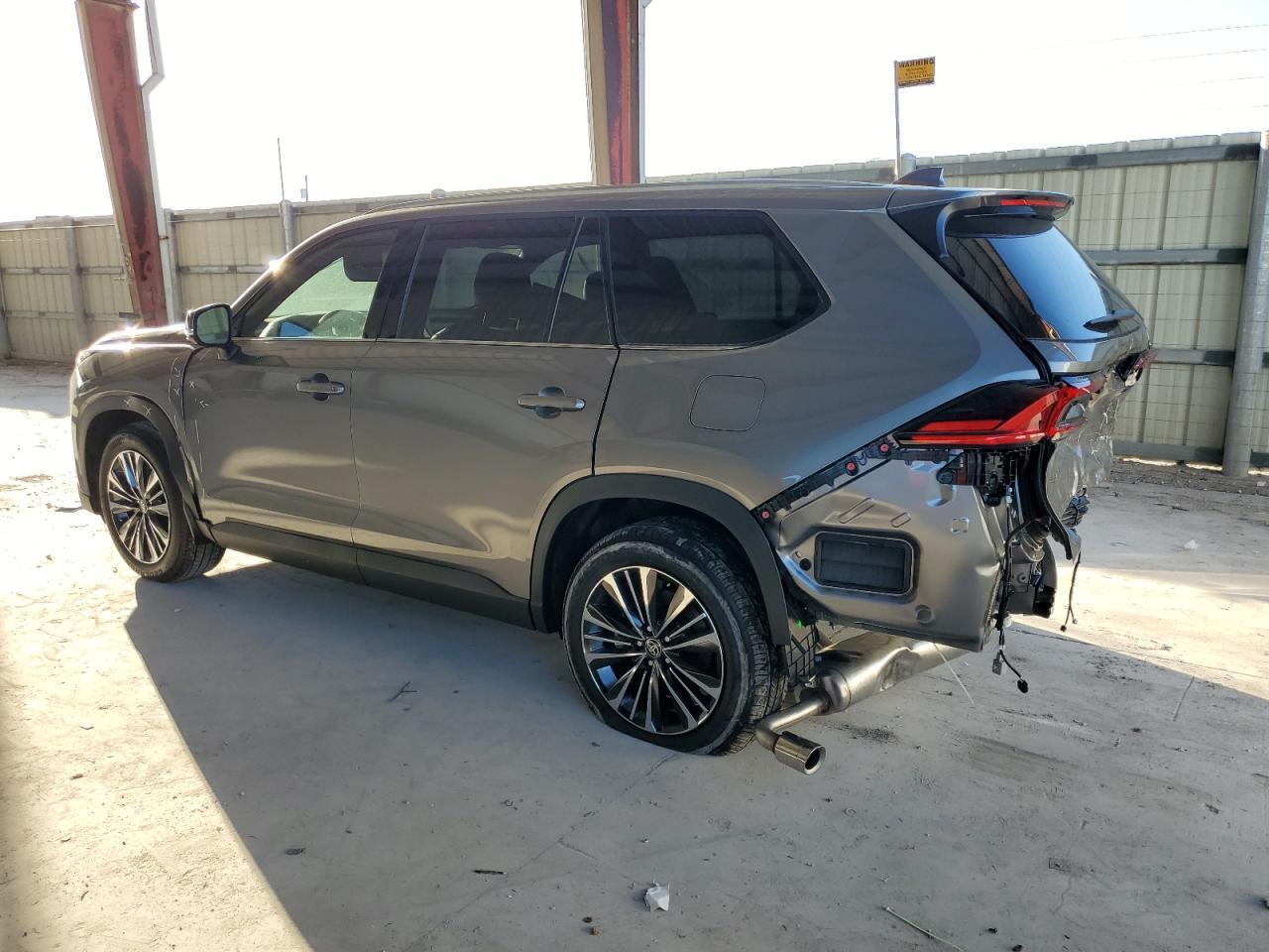 2025 Toyota Grand Highlander Limited - zdjęcie 2