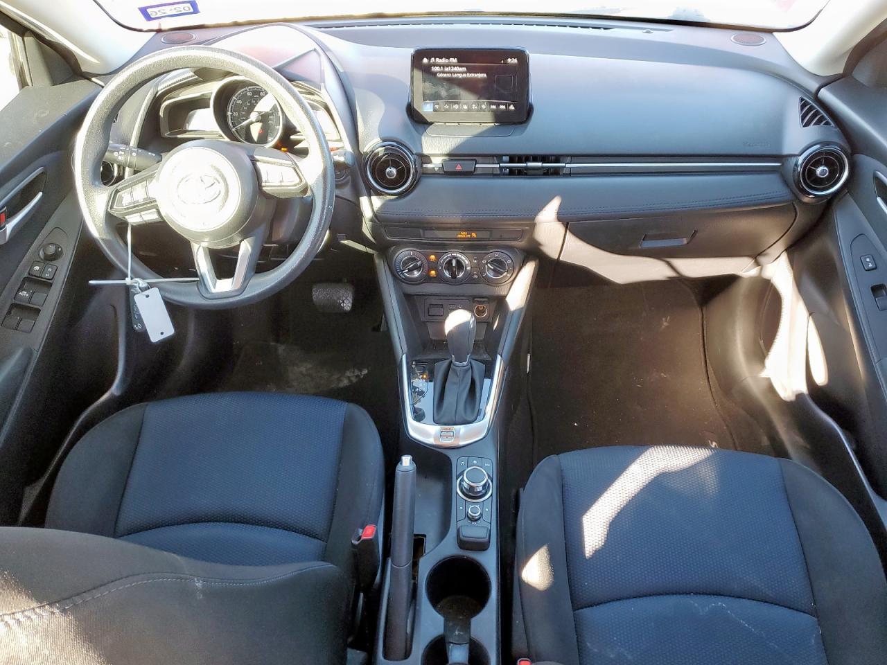 2020 Toyota Yaris - zdjęcie 8