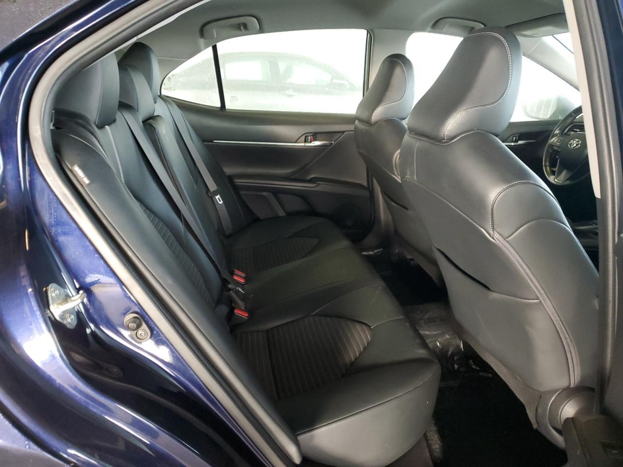 2022 Toyota Camry - zdjęcie 10