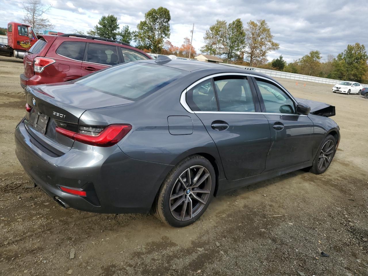 2021 BMW Seria 3 - zdjęcie 3