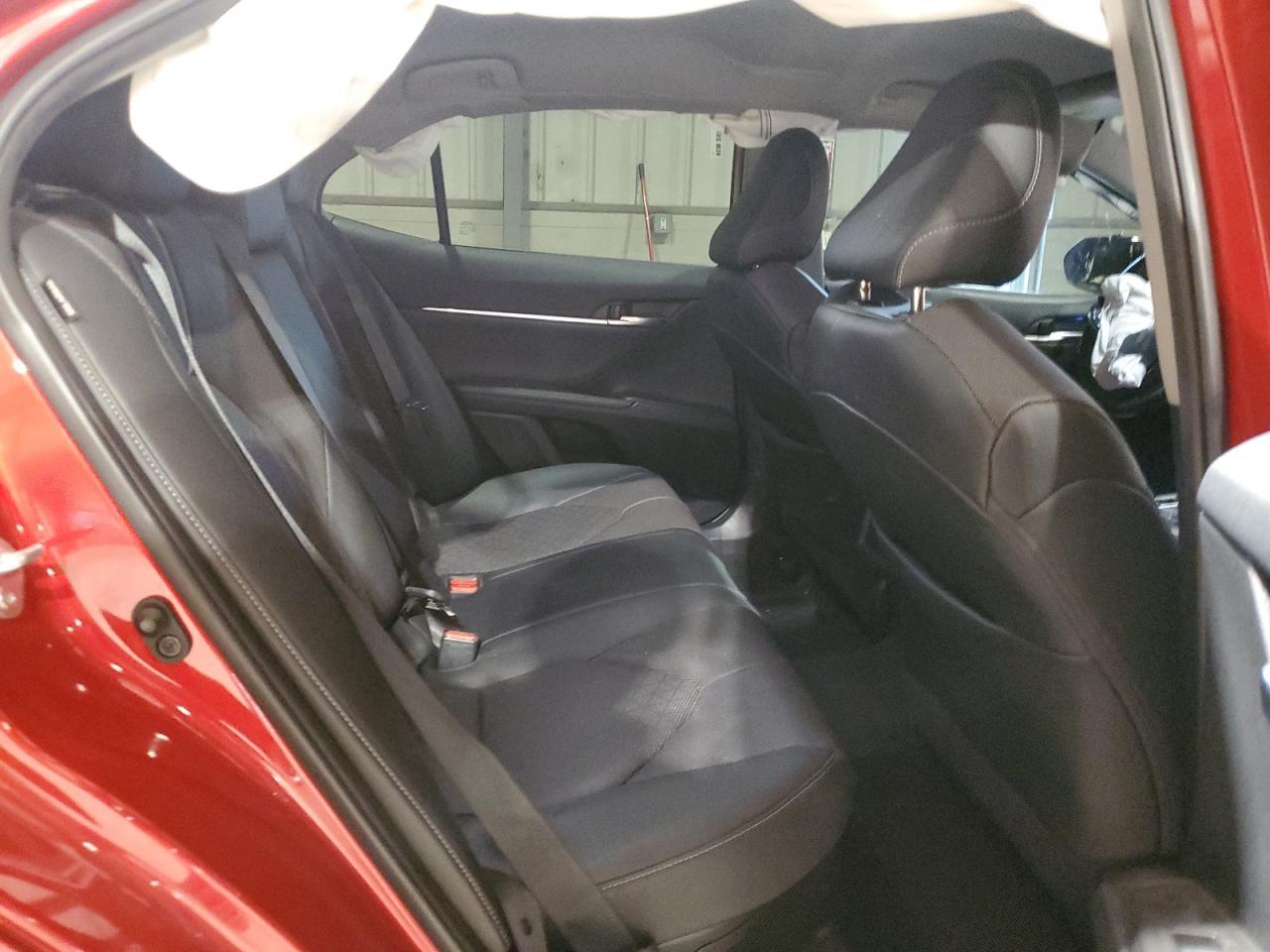 2022 Toyota Camry - zdjęcie 10