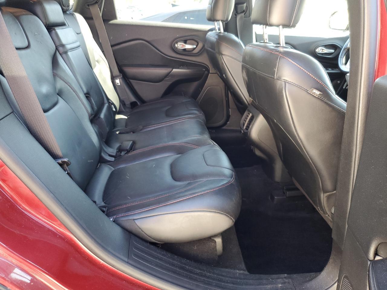 2015 Jeep Cherokee - zdjęcie 11