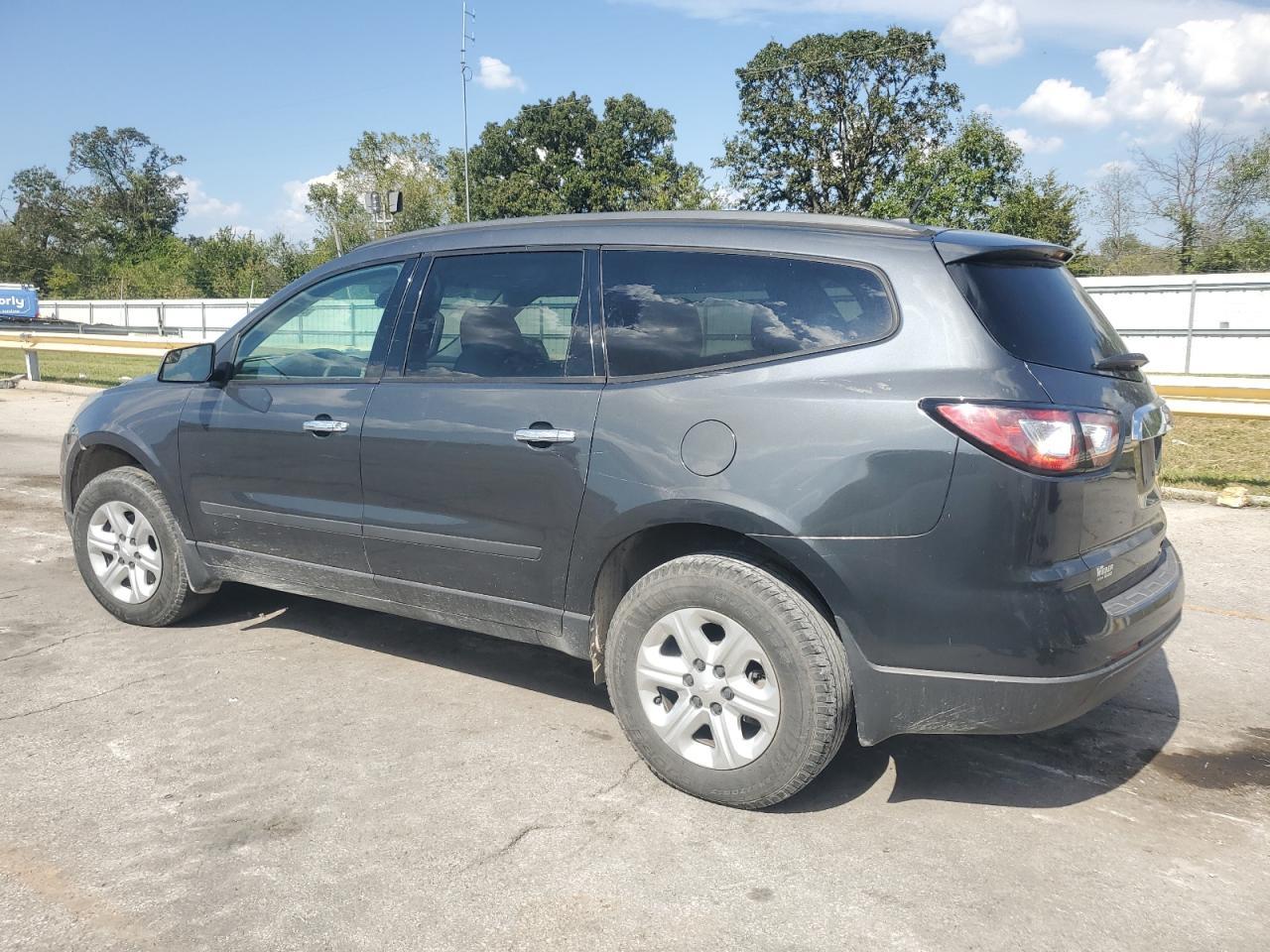 2014 Chevrolet Traverse Ls - zdjęcie 2