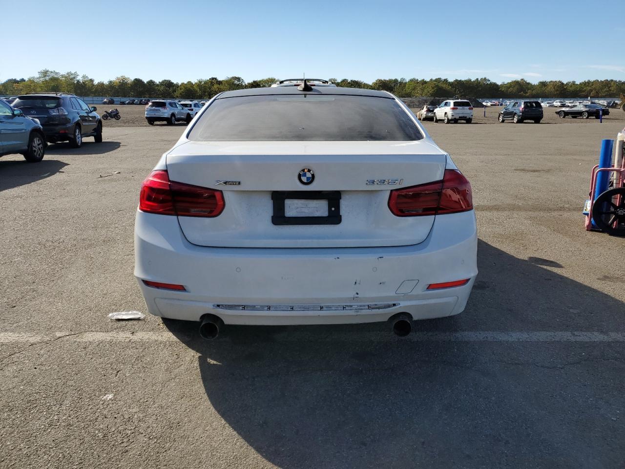 2015 BMW Seria 3 - zdjęcie 6