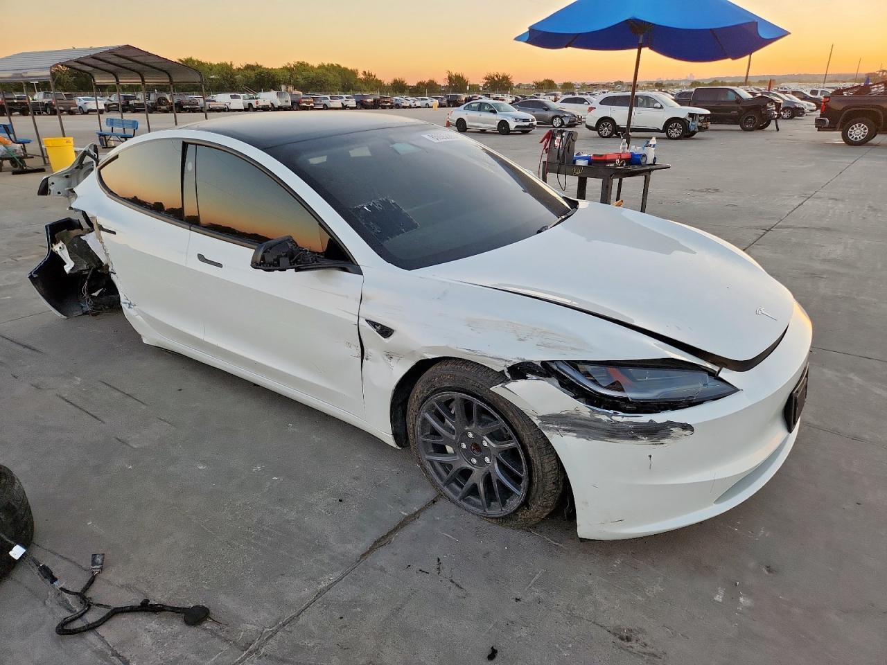 2024 Tesla Model 3 - zdjęcie 6