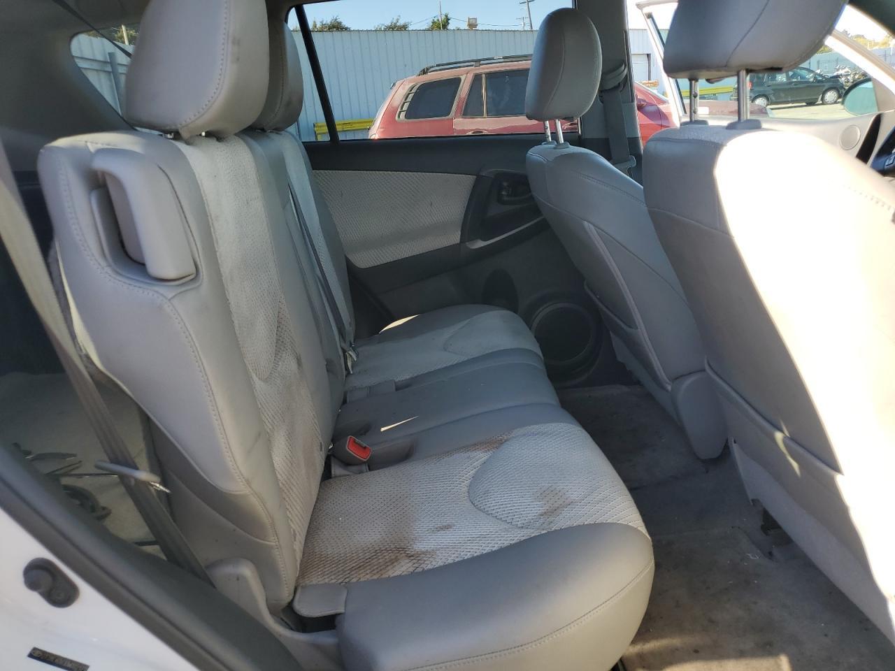 2013 Toyota Rav4 Ev - zdjęcie 11