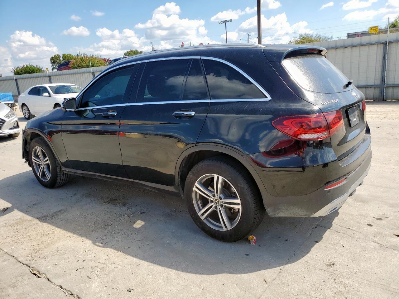 2021 Mercedes-Benz GLC - zdjęcie 2