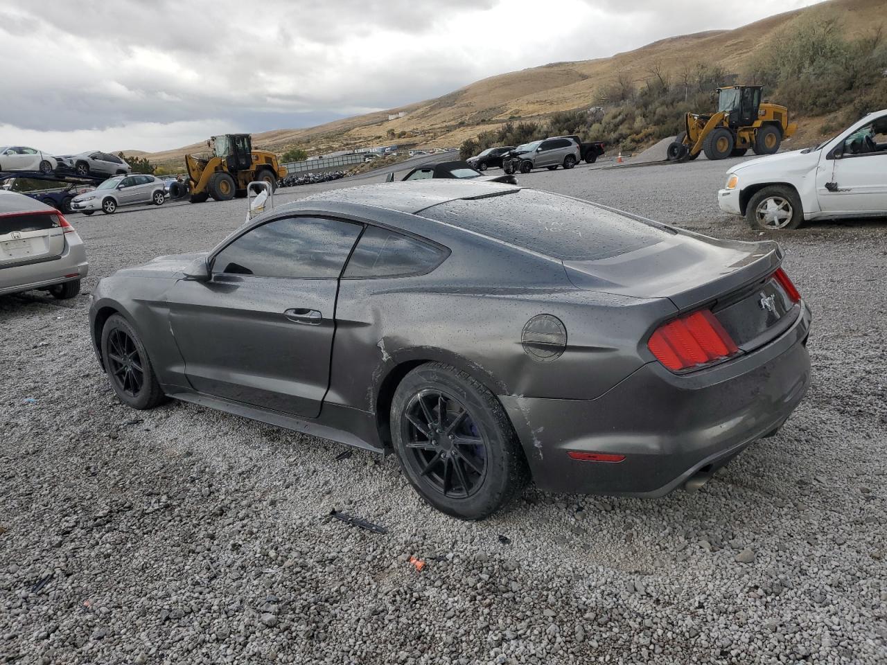 2017 Ford Mustang - zdjęcie 2