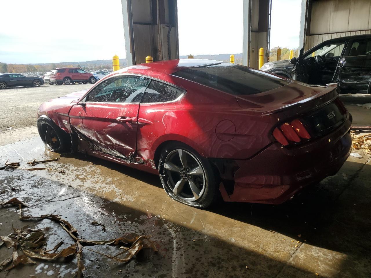 2016 Ford Mustang - zdjęcie 2