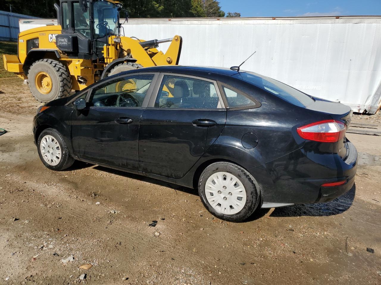 2016 Ford Fiesta S - zdjęcie 2