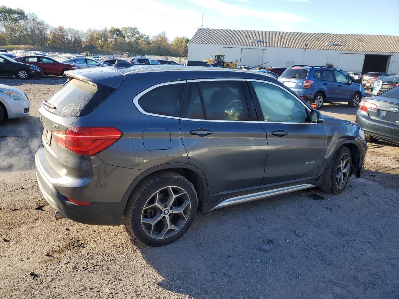 2017 BMW X1 - zdjęcie 3