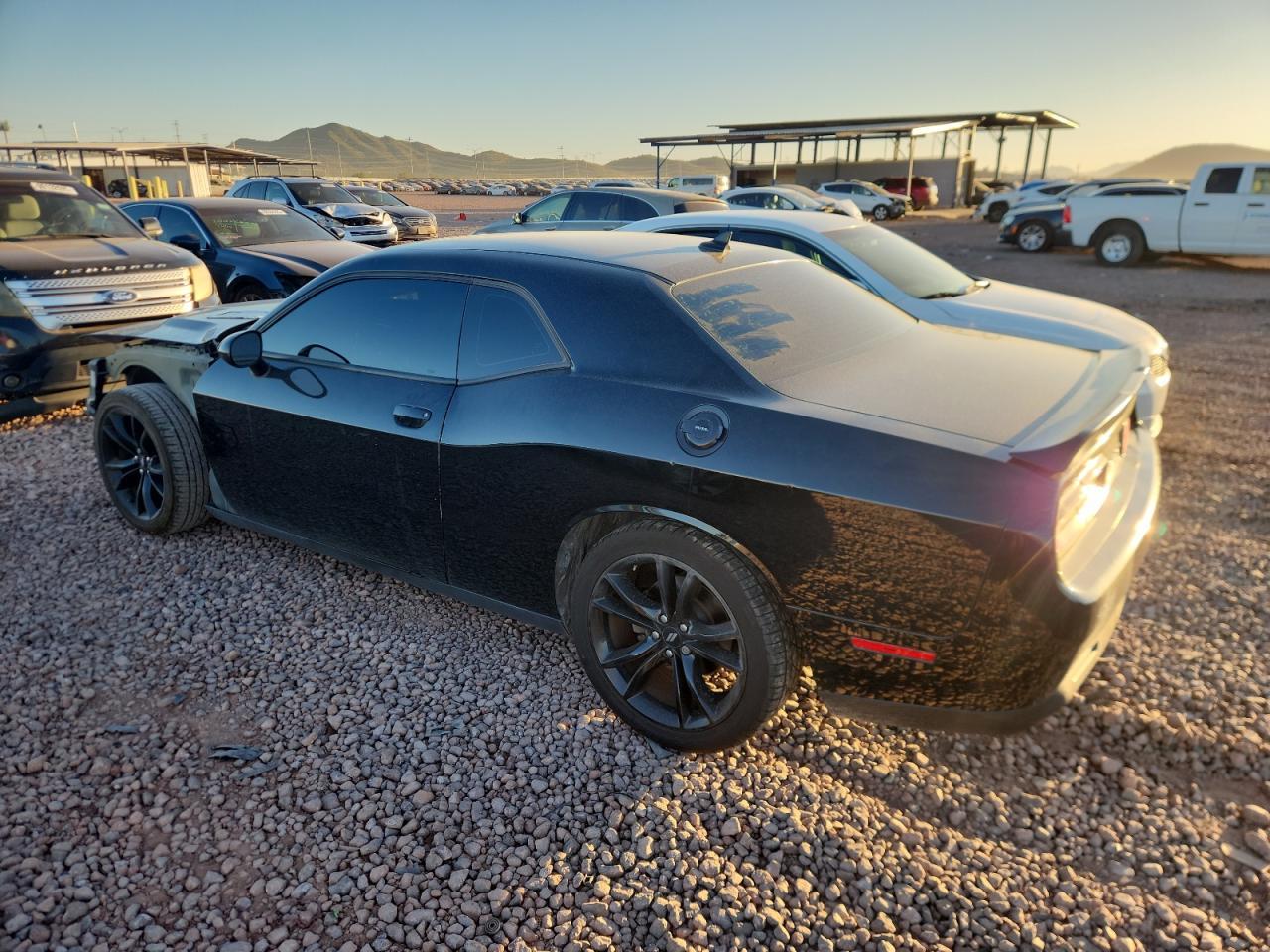 2017 Dodge Challenger - zdjęcie 2