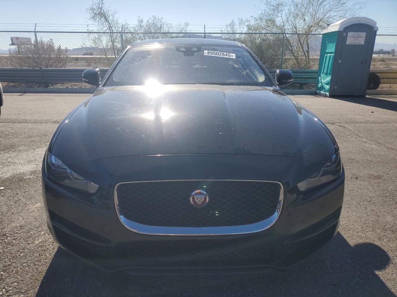 2017 Jaguar Xe Premium - zdjęcie 5