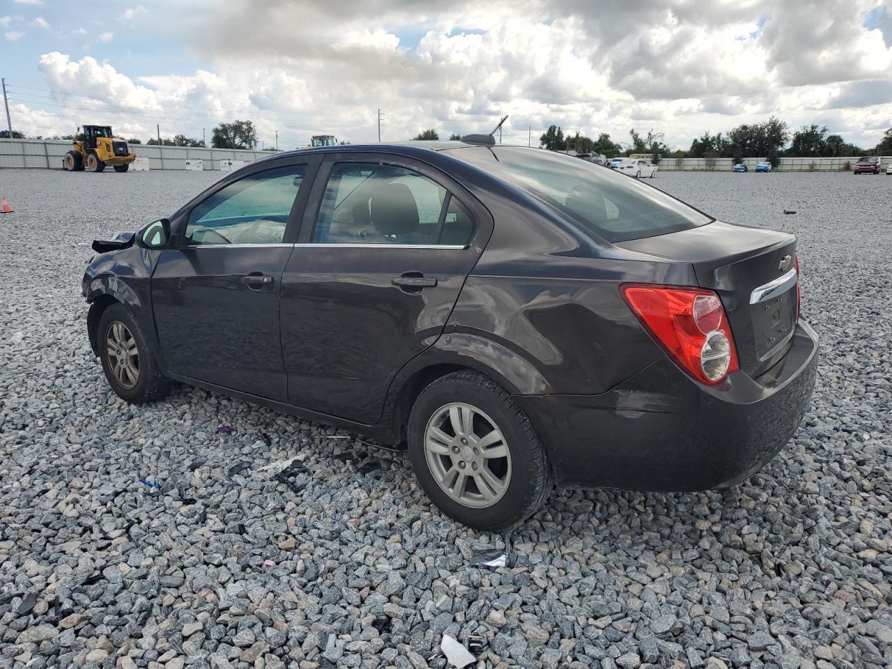 2015 Chevrolet Sonic Lt - zdjęcie 2