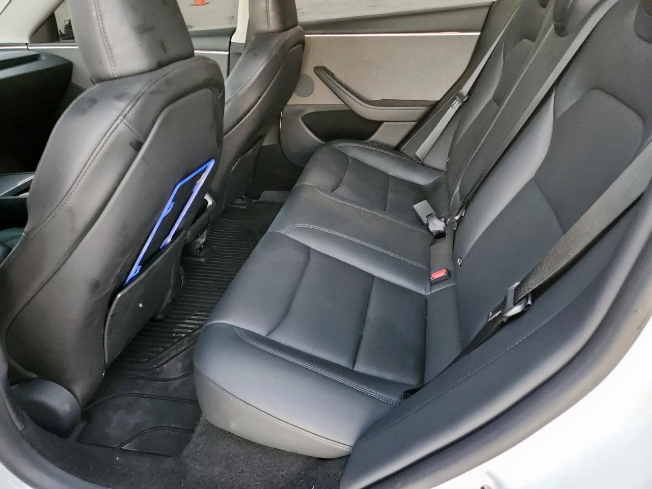 2024 Tesla Model 3 - zdjęcie 18