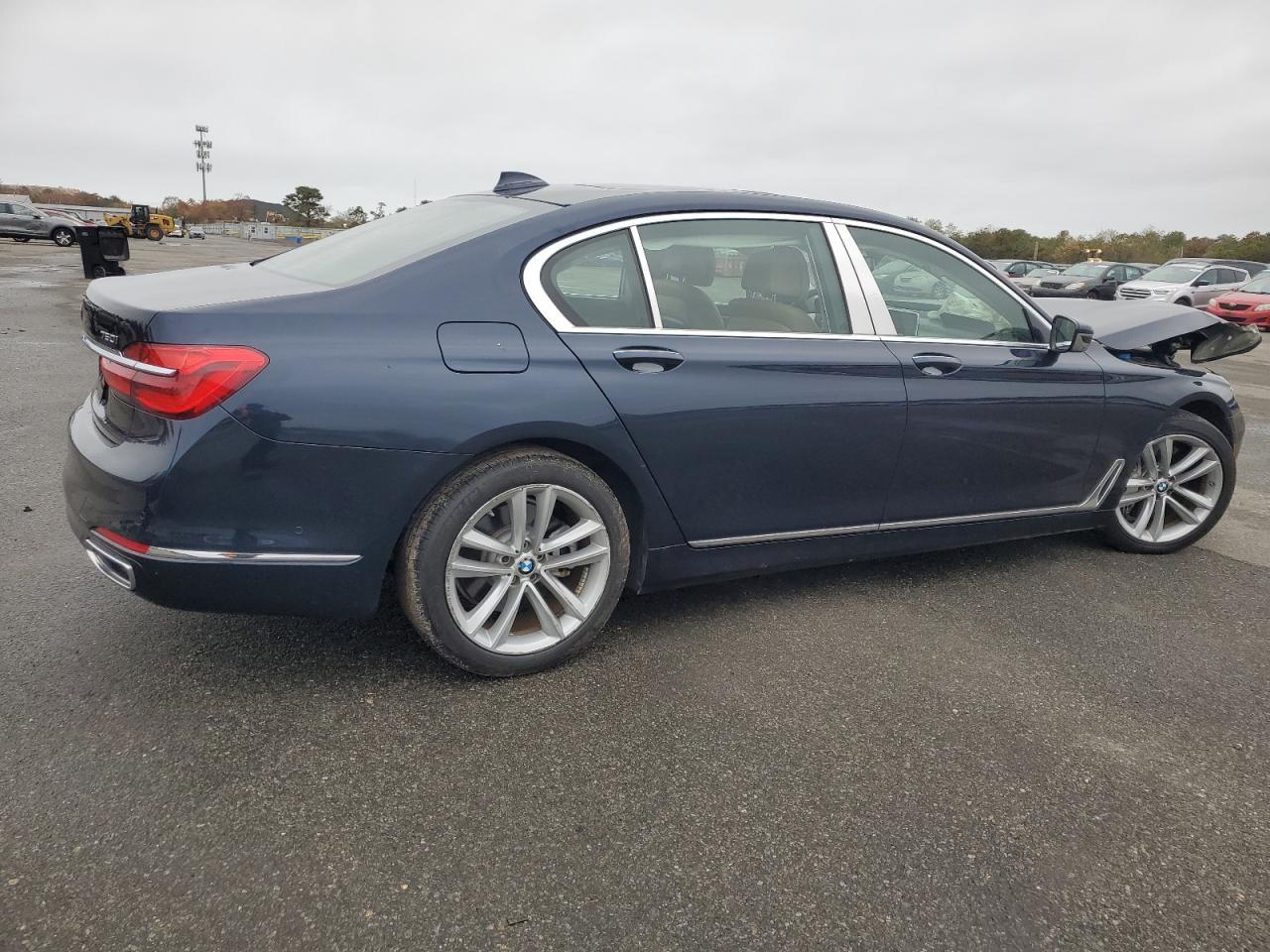 2019 BMW Seria 7 - zdjęcie 3