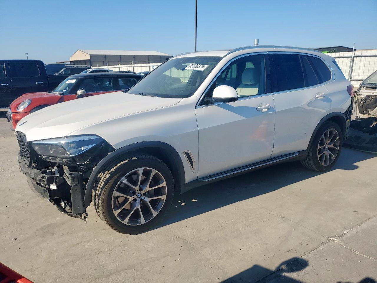 2021 BMW X5 - zdjęcie główne