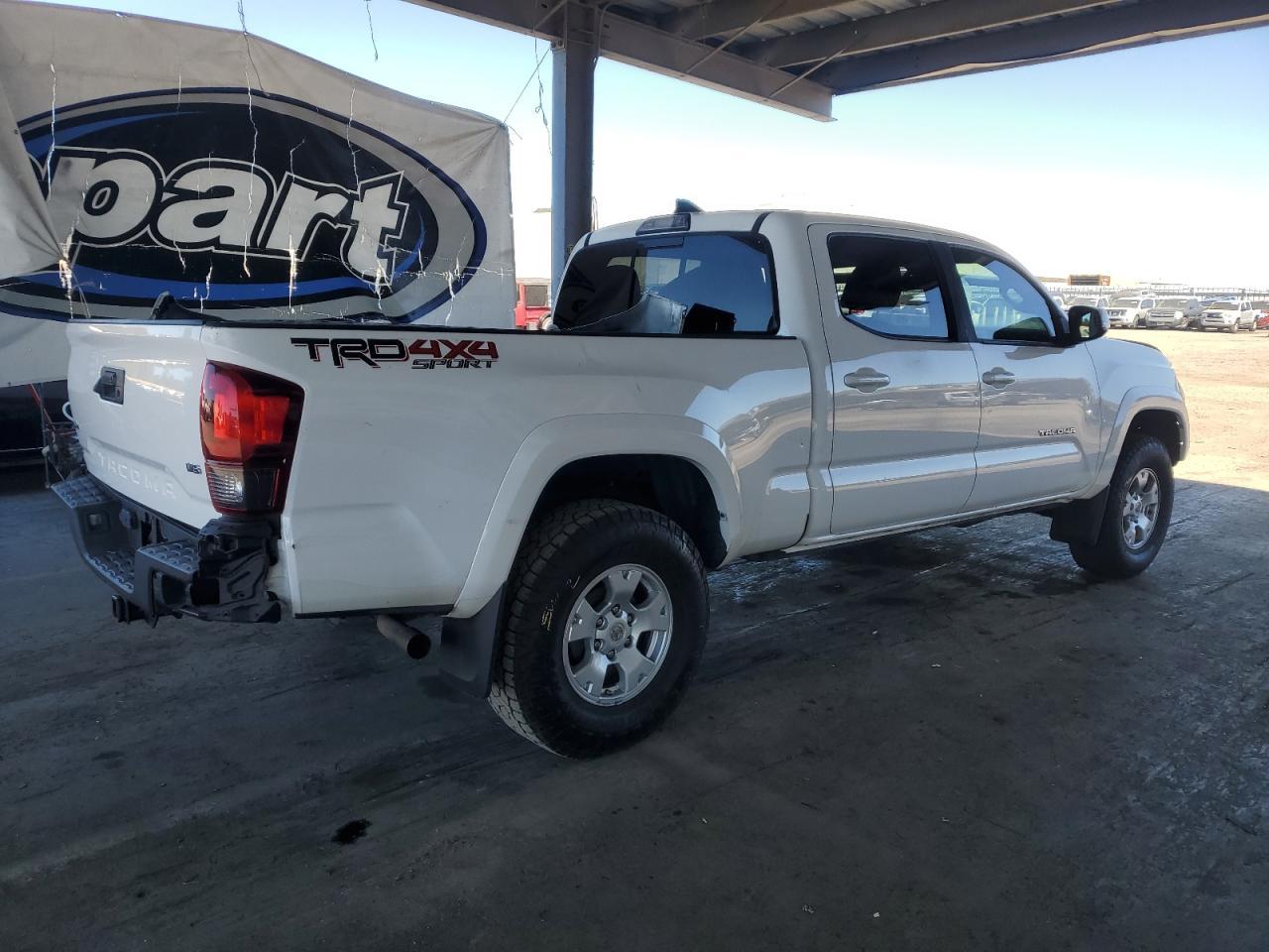 2019 Toyota Tacoma - zdjęcie 3