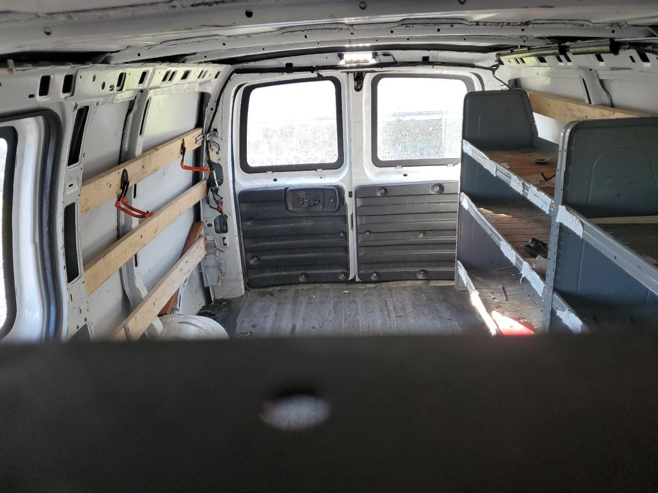 2018 Chevrolet Express G2500 - zdjęcie 10