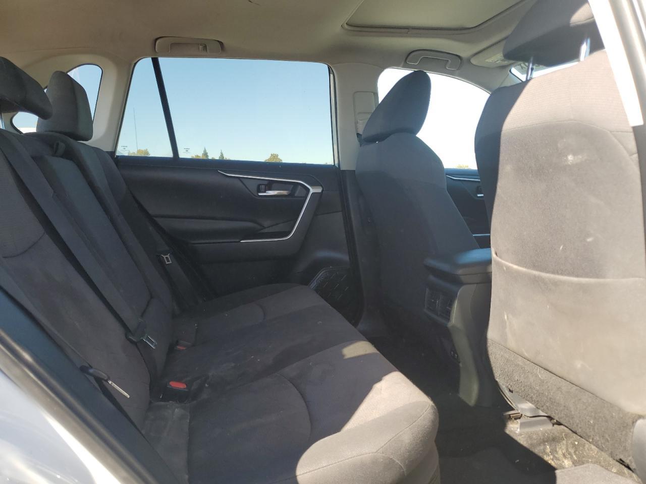 2019 Toyota RAV 4 - zdjęcie 11