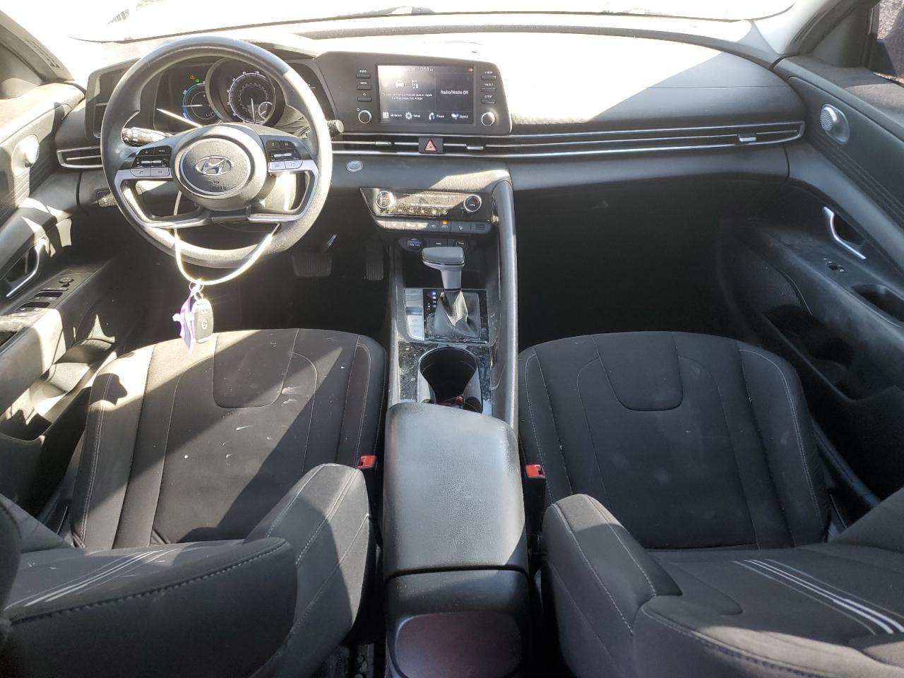 2021 Hyundai Elantra - zdjęcie 8