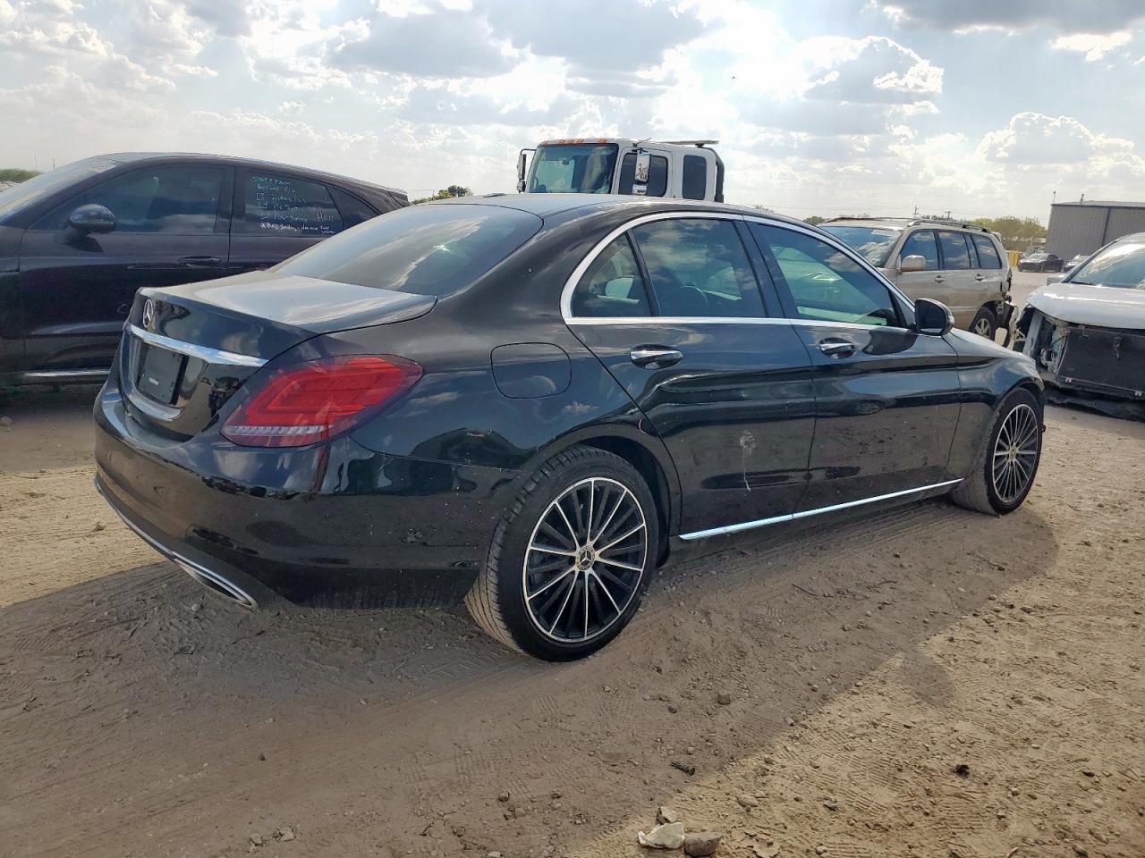 2021 Mercedes-Benz C 300 - zdjęcie 3