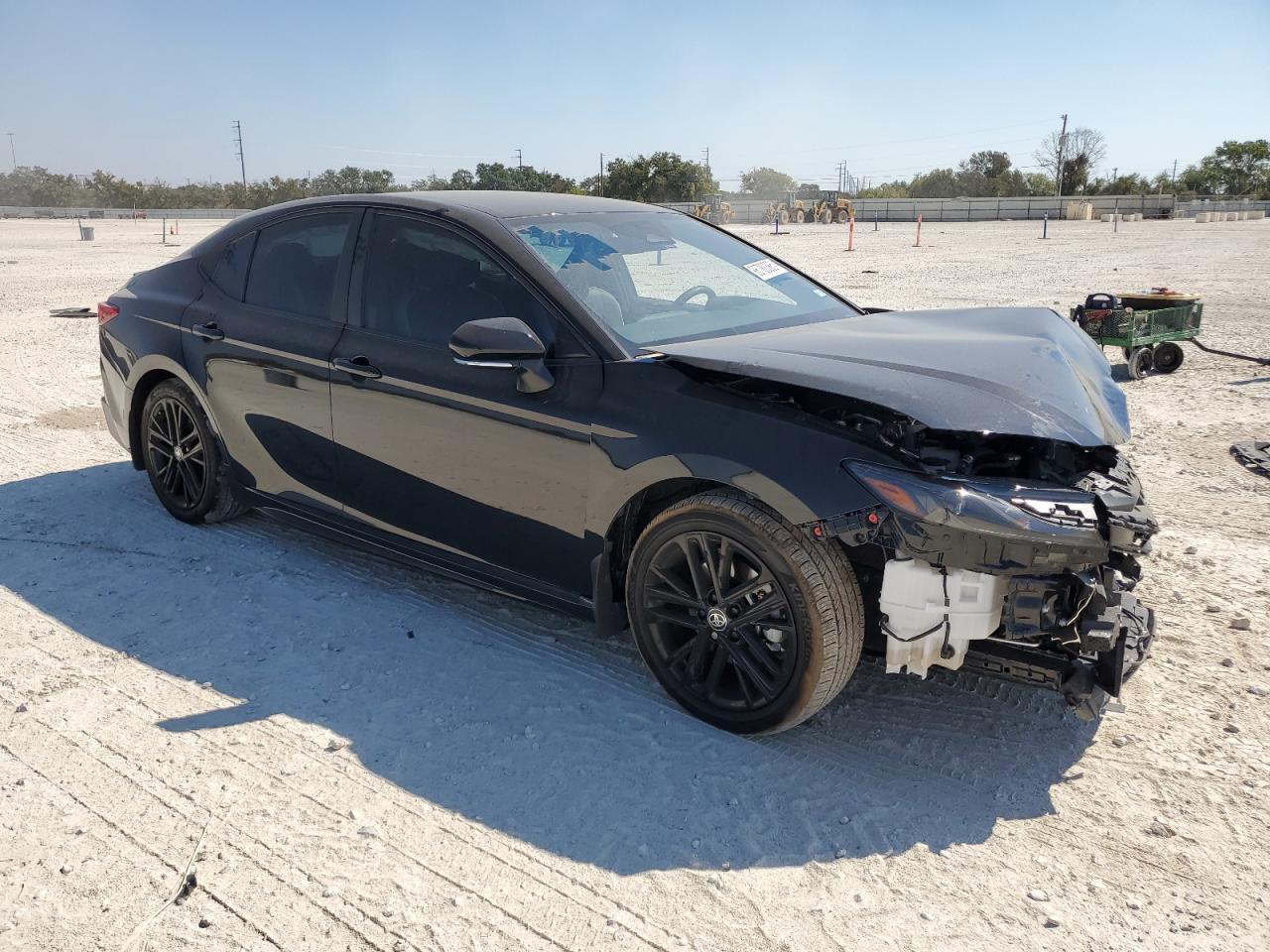 2025 Toyota Camry - zdjęcie 4