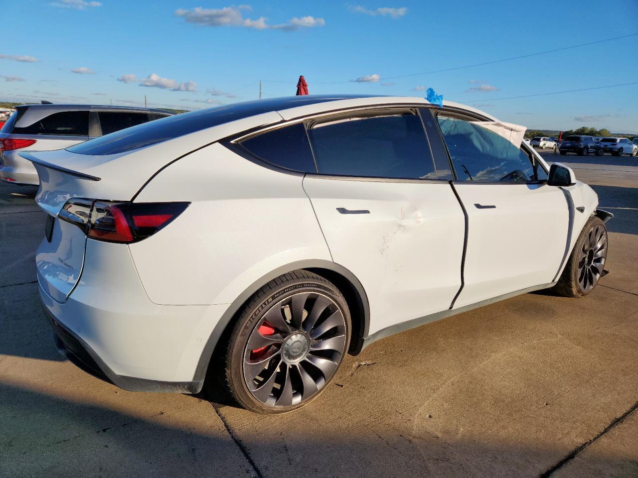 2022 Tesla Model Y - zdjęcie 3