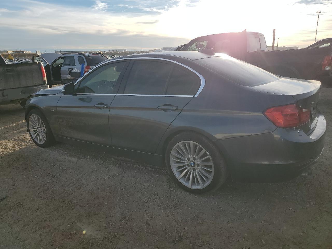 2013 BMW 328 Xi - zdjęcie 2