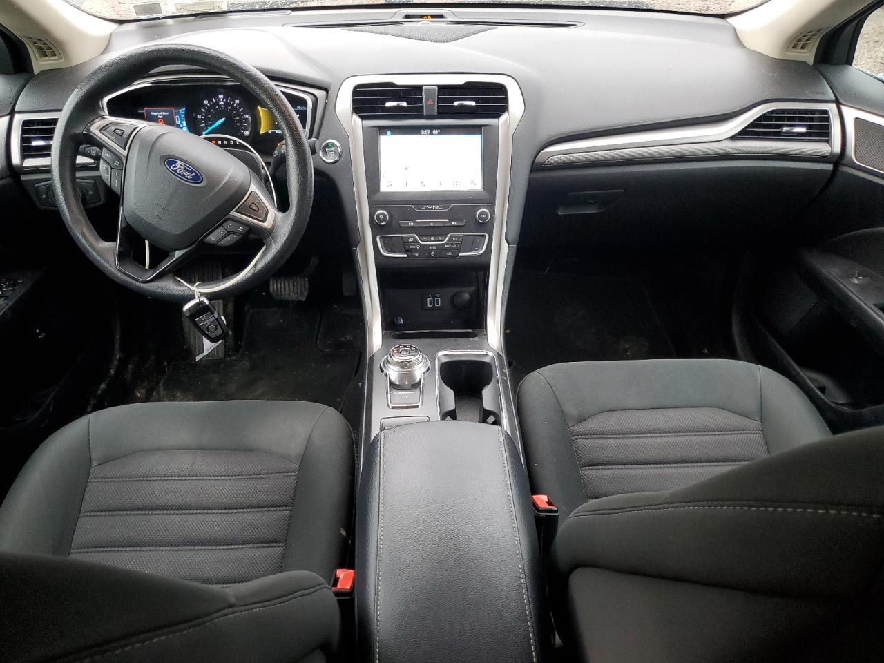 2019 Ford Fusion - zdjęcie 8