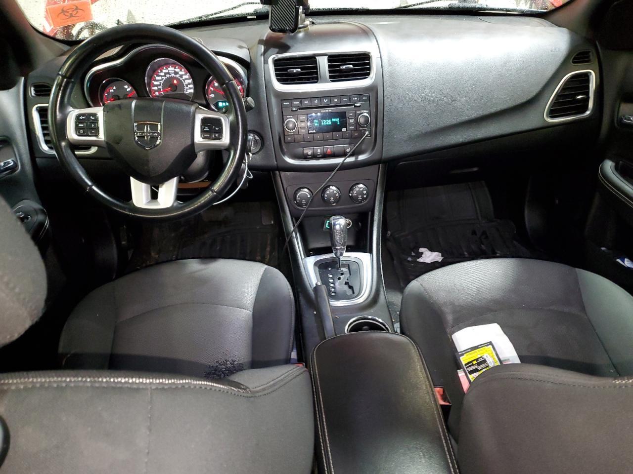 2013 Dodge Avenger - zdjęcie 8