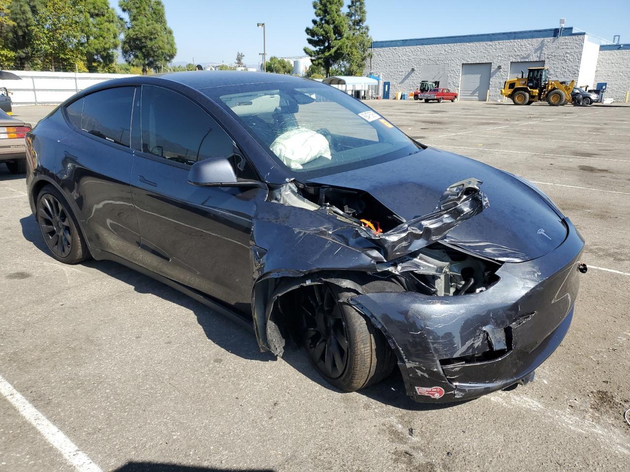 2025 Tesla Model Y - zdjęcie 4