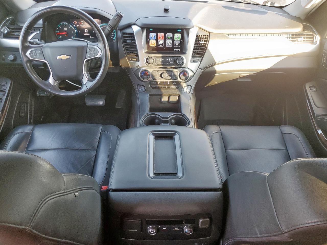2017 Chevrolet Suburban - zdjęcie 8