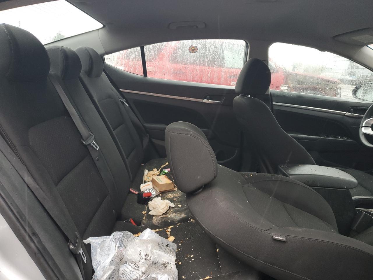 2020 Hyundai Elantra - zdjęcie 10