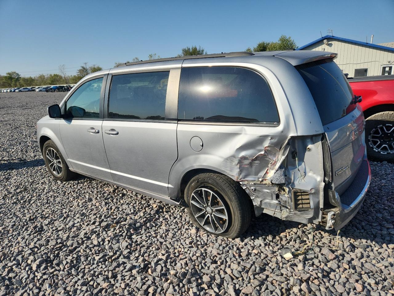 2019 Dodge Caravan - zdjęcie 2