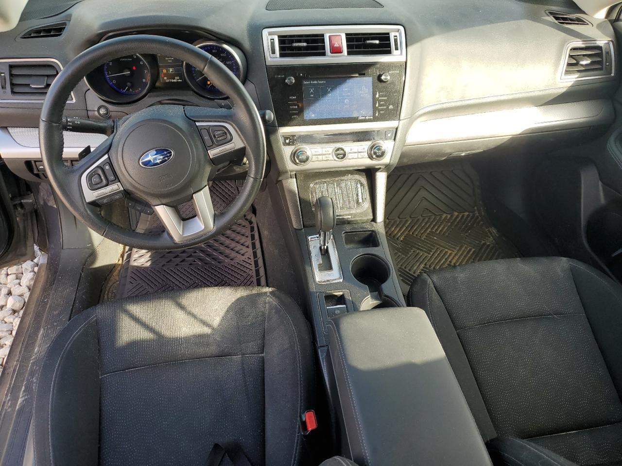 2017 Subaru Legacy - zdjęcie 8