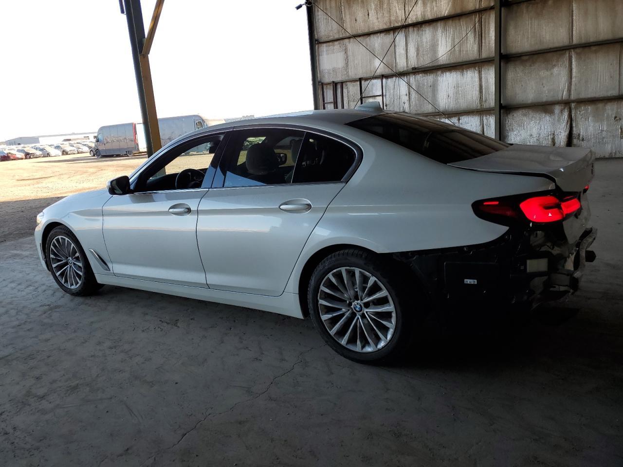 2021 BMW Seria 5 - zdjęcie 2