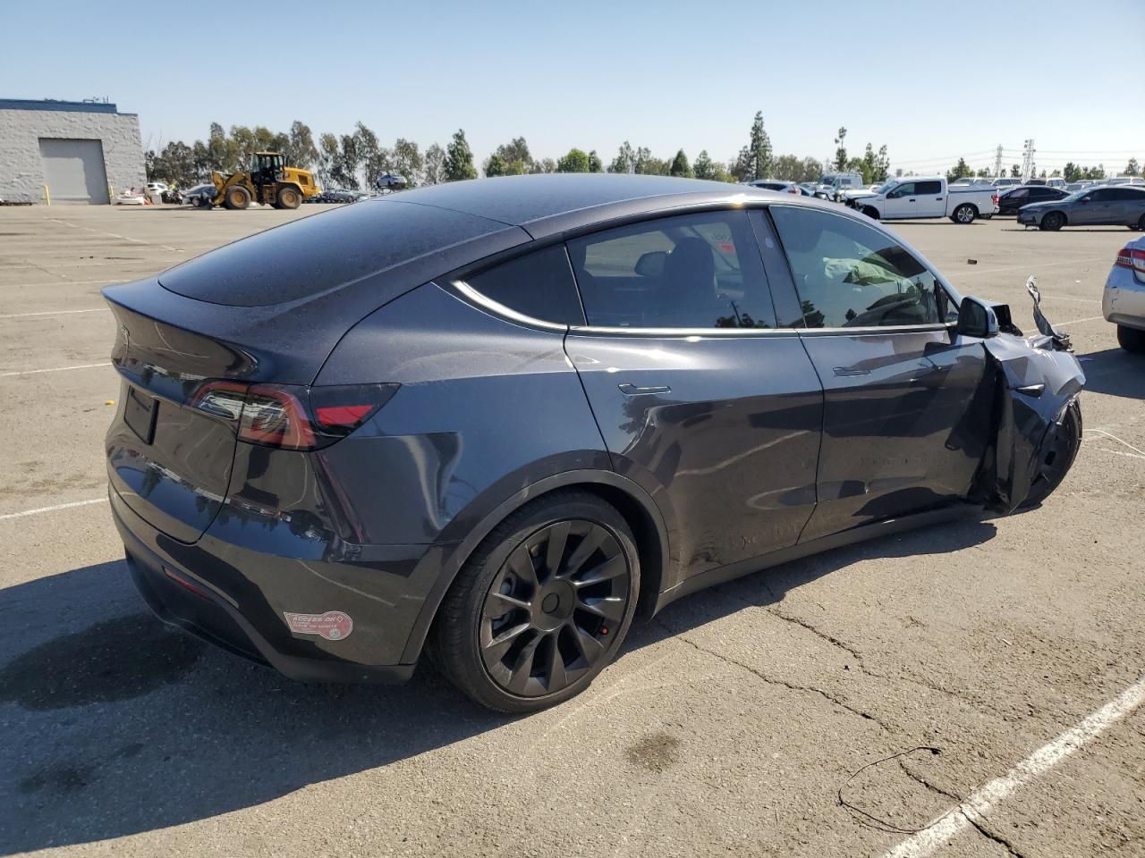 2025 Tesla Model Y - zdjęcie 3