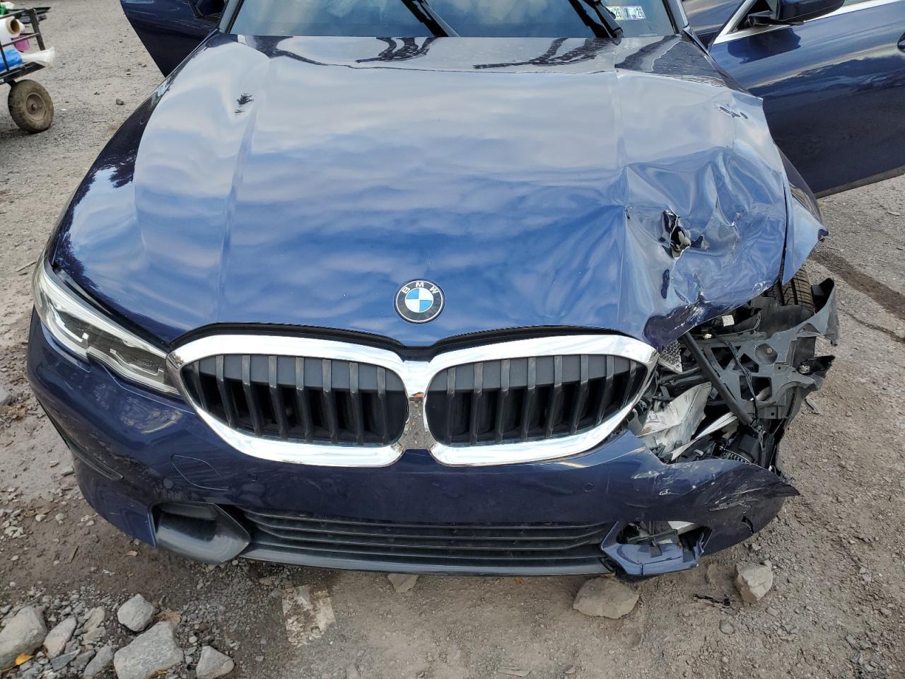 2020 BMW 330Xi - zdjęcie 11