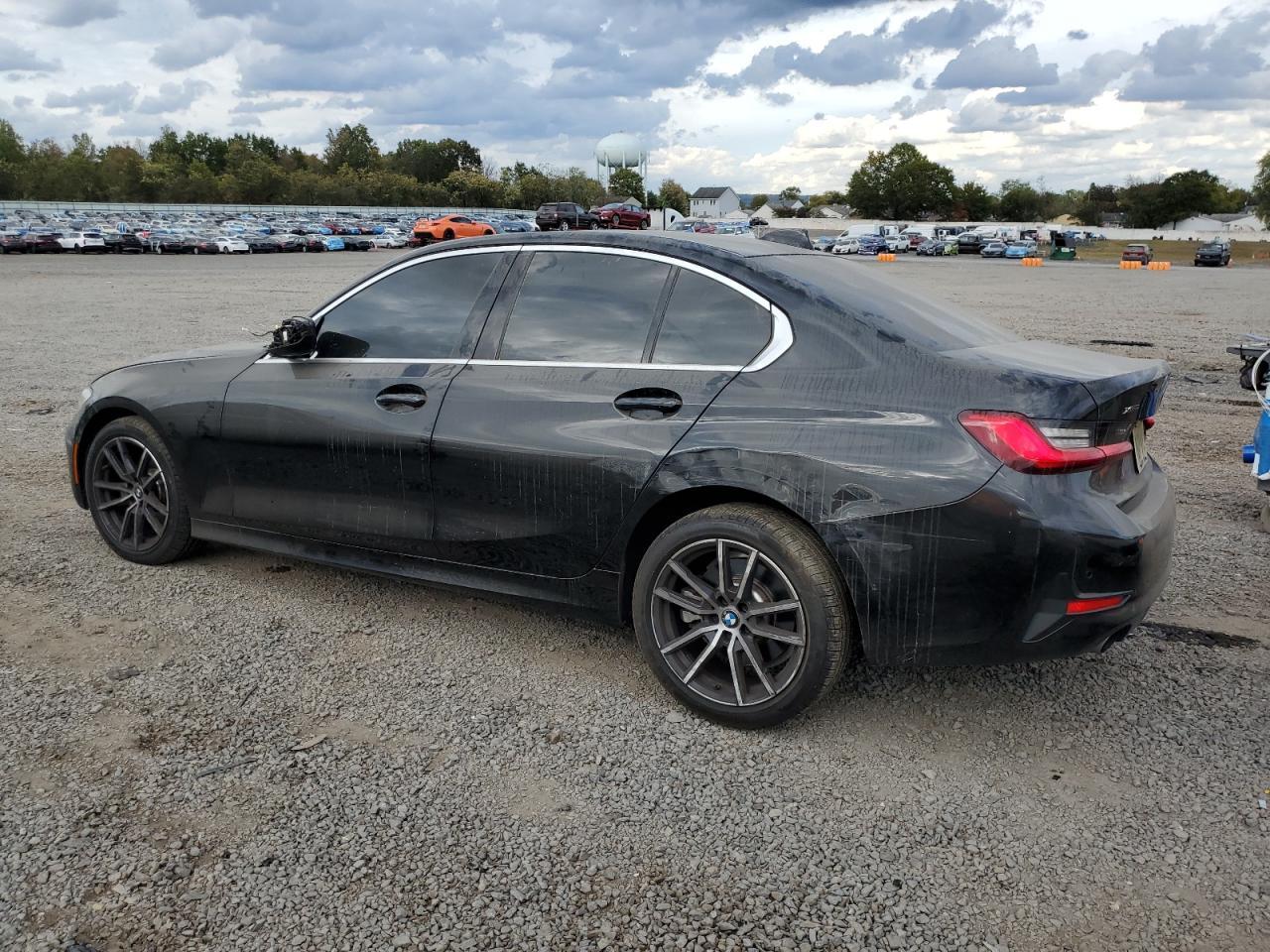 2021 BMW Seria 3 - zdjęcie 2