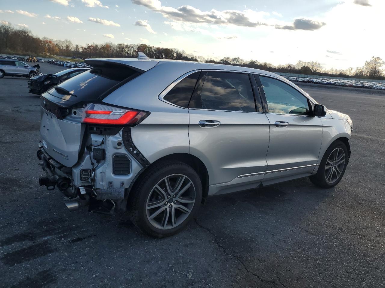 2019 Ford Edge - zdjęcie 3
