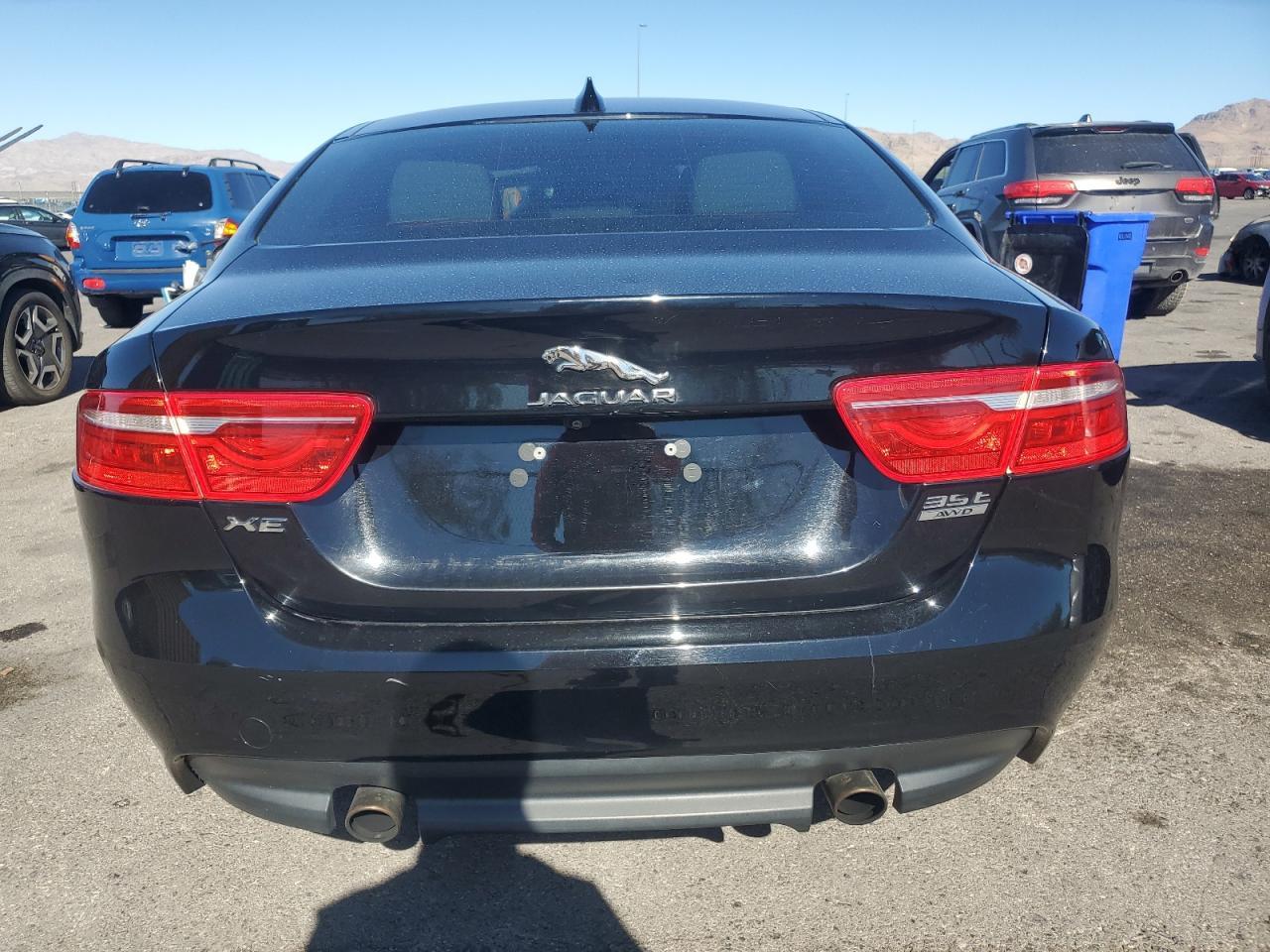 2017 Jaguar Xe Premium - zdjęcie 6