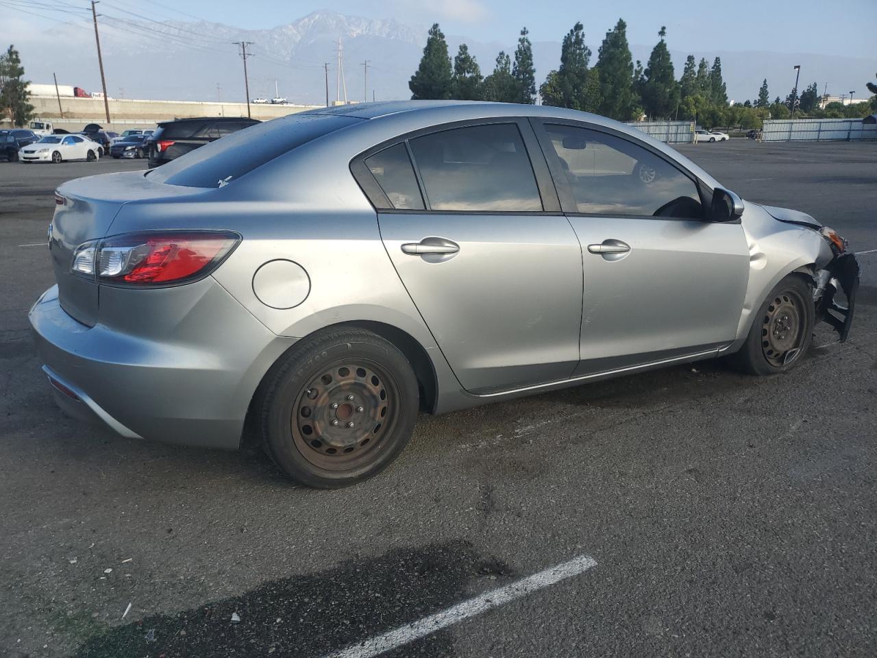 2013 Mazda 3 - zdjęcie 3