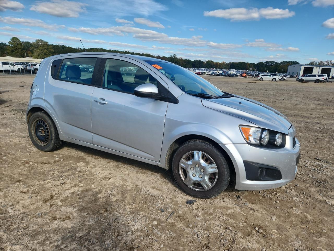 2013 Chevrolet Sonic Ls - zdjęcie 4